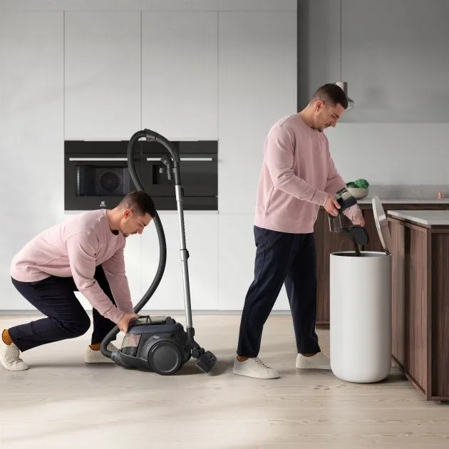 Пилосос без мішка Electrolux EL61C3DB