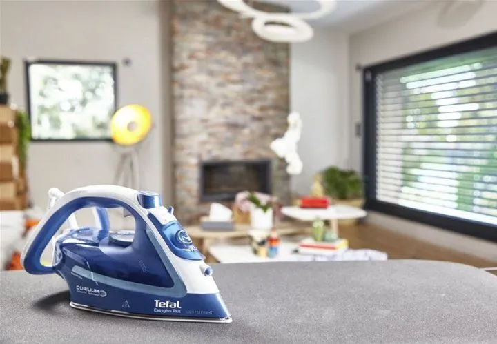 Праска TEFAL Easygliss Plus FV5735