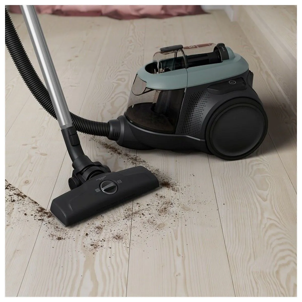 Пилосос Electrolux EL61C2OG