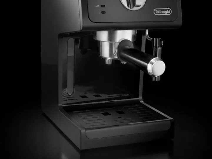 Кавоварка рожкова DELONGHI ECP31.21.BK