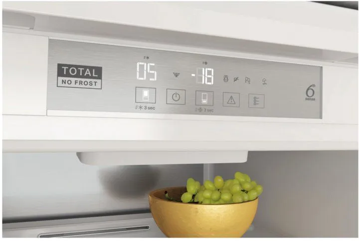 Холодильник WHIRLPOOL WHC18 T573